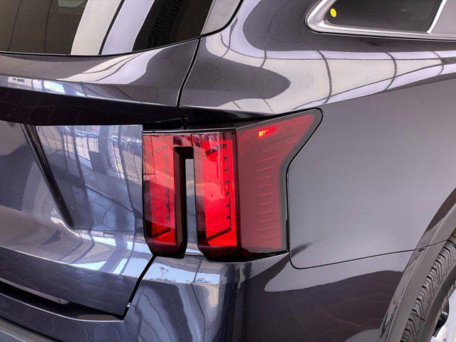 new 2025 Kia Sorento car, priced at $33,630