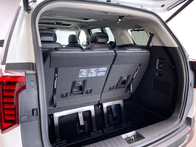 new 2025 Kia Carnival car, priced at $52,755