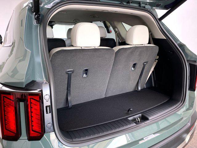 new 2025 Kia Sorento Hybrid car, priced at $40,330