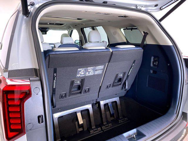 new 2025 Kia Carnival Hybrid car, priced at $55,160