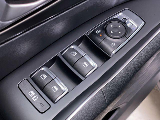 new 2025 Kia Sorento Hybrid car, priced at $41,670