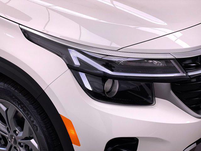 new 2025 Kia Seltos car, priced at $27,320
