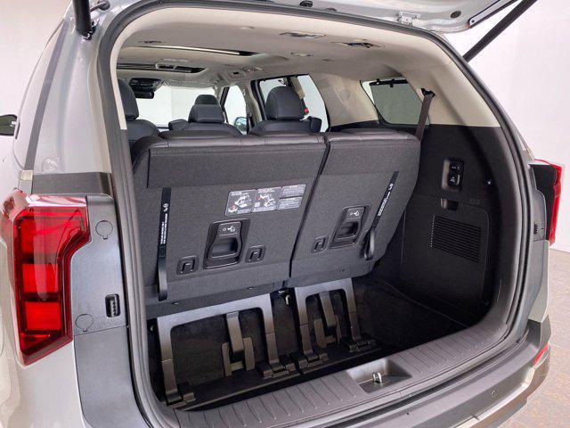 new 2025 Kia Carnival Hybrid car, priced at $50,095