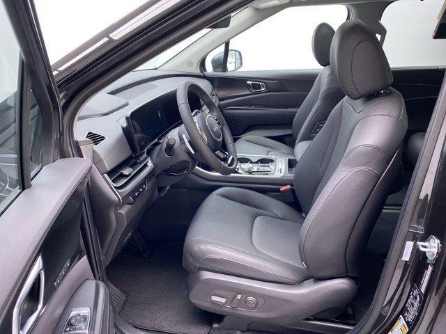 new 2025 Kia Carnival car, priced at $54,370