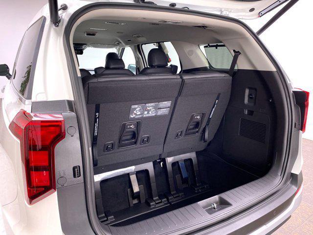 new 2026 Kia Carnival Hybrid car, priced at $45,385