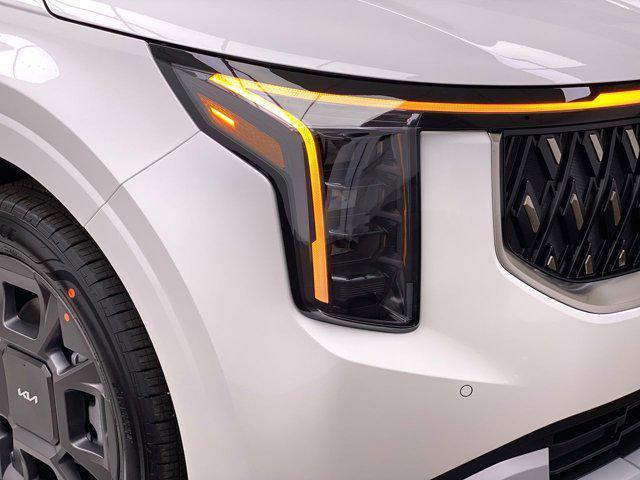 new 2026 Kia Carnival Hybrid car, priced at $45,385