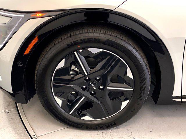 new 2025 Kia EV6 car, priced at $52,015