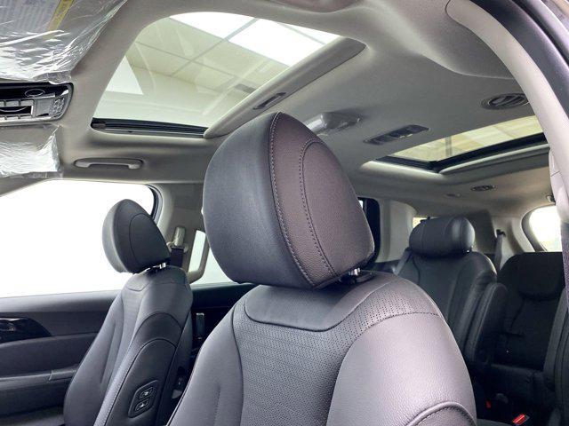 new 2025 Kia Carnival car, priced at $52,260