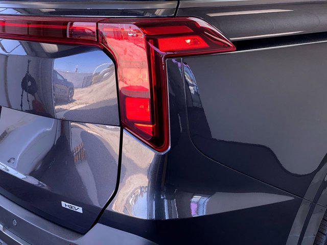 new 2025 Kia Carnival Hybrid car, priced at $51,195