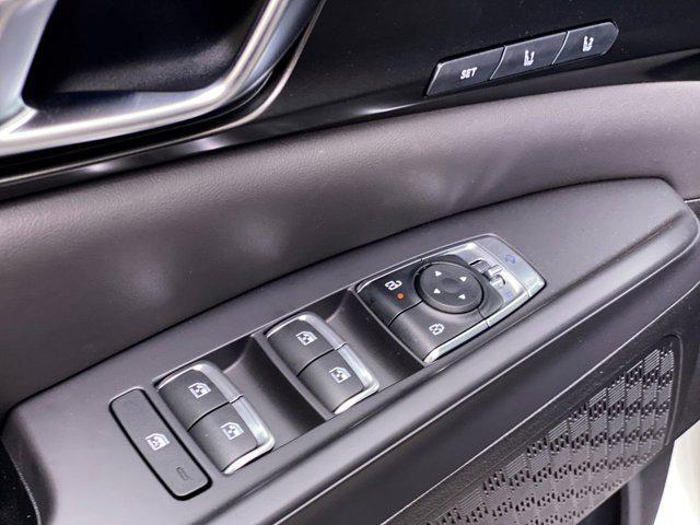 new 2025 Kia Carnival Hybrid car, priced at $52,760