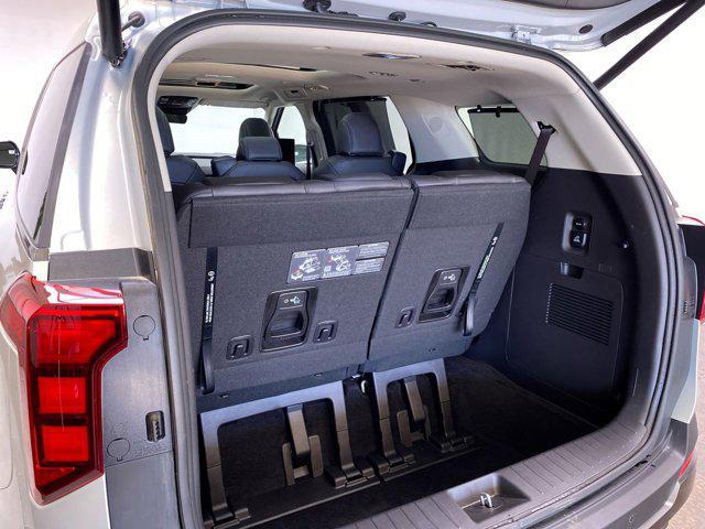 new 2025 Kia Carnival Hybrid car, priced at $52,760