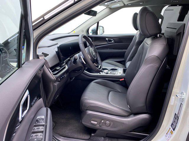 new 2025 Kia Carnival Hybrid car, priced at $52,760