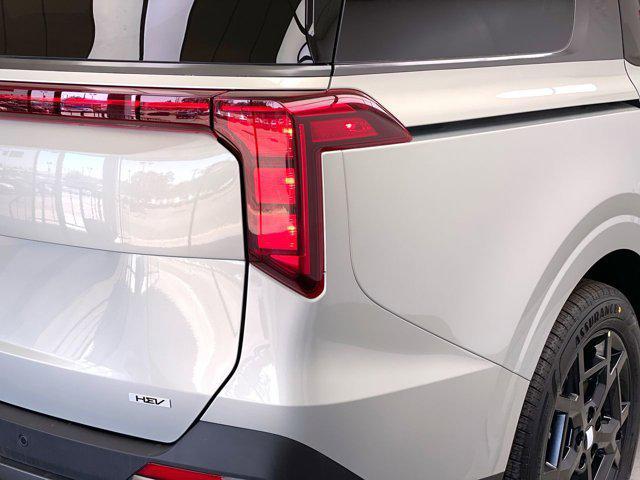new 2025 Kia Carnival Hybrid car, priced at $52,760