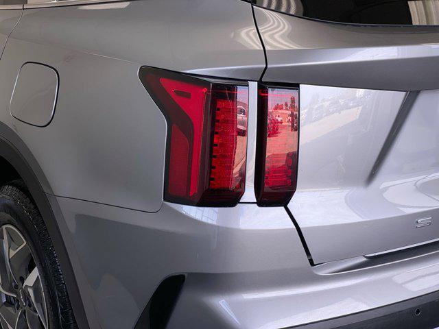 used 2022 Kia Sorento Hybrid car, priced at $19,988
