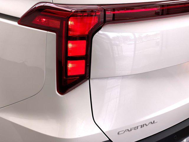 new 2026 Kia Carnival Hybrid car, priced at $45,385