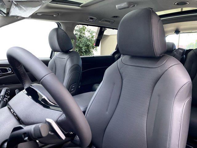 new 2025 Kia Carnival Hybrid car, priced at $55,095