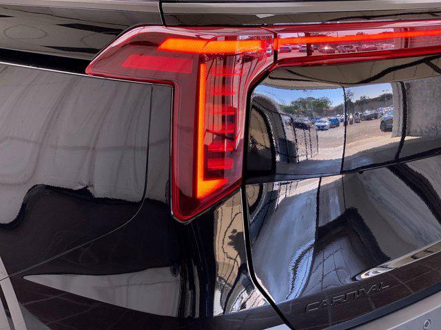 new 2025 Kia Carnival Hybrid car, priced at $55,095