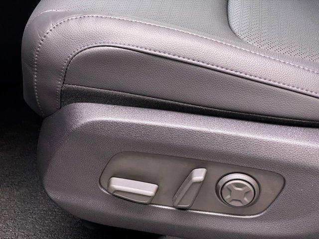 new 2025 Kia Carnival Hybrid car, priced at $55,095
