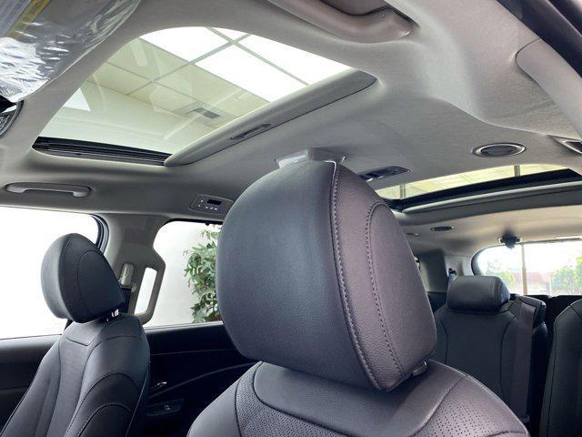 new 2025 Kia Carnival Hybrid car, priced at $55,095
