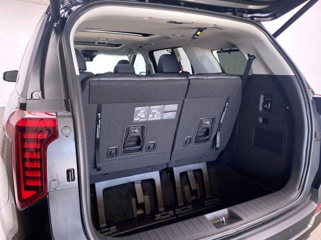 new 2025 Kia Carnival Hybrid car, priced at $55,095