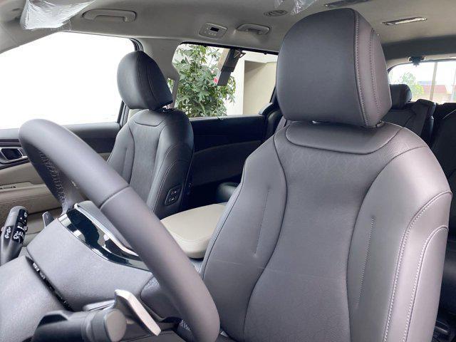 new 2025 Kia Carnival Hybrid car, priced at $45,195