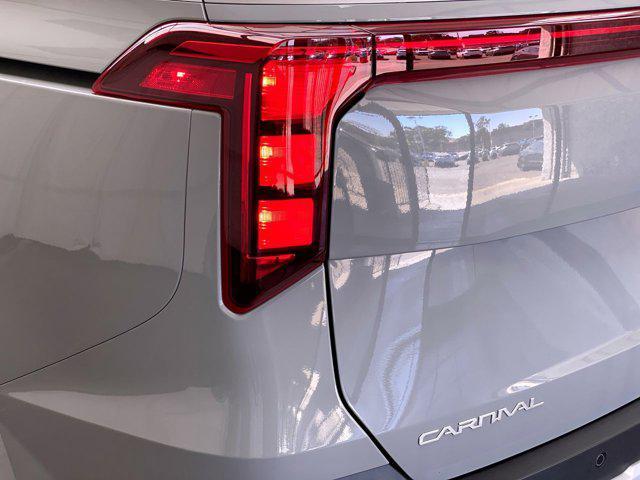 new 2025 Kia Carnival Hybrid car, priced at $45,195