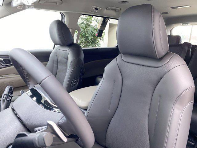 new 2025 Kia Carnival Hybrid car, priced at $45,195