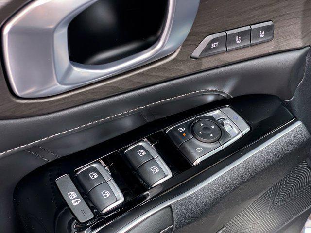 new 2025 Kia Sorento car, priced at $48,030