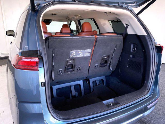 used 2022 Kia Carnival car, priced at $38,995