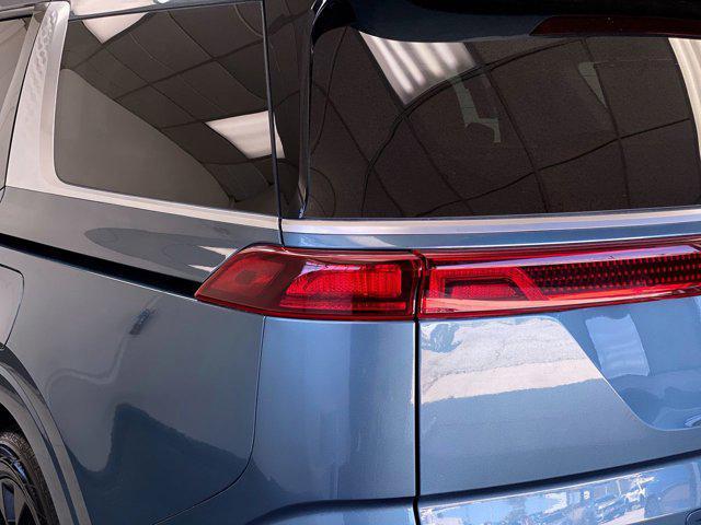 used 2022 Kia Carnival car, priced at $38,995