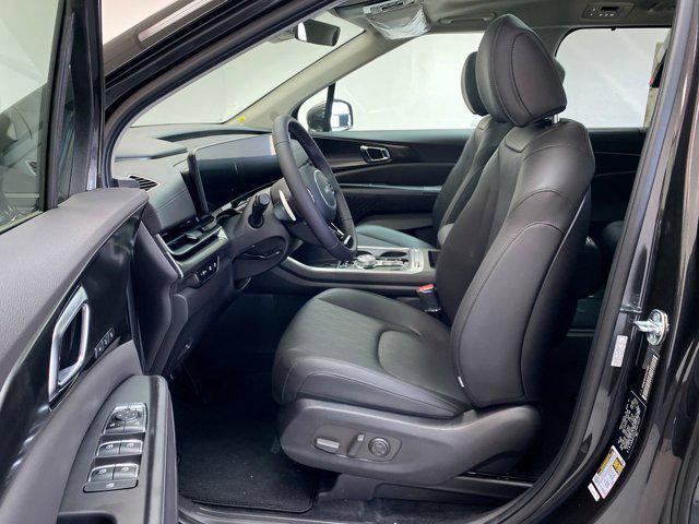 new 2025 Kia Carnival Hybrid car, priced at $51,405