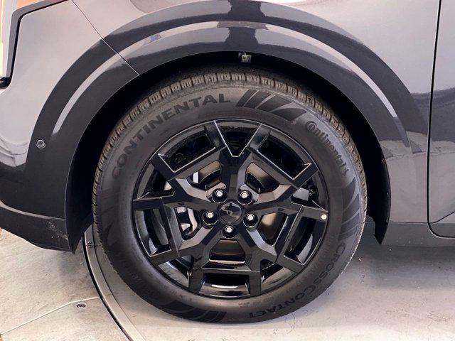 new 2025 Kia Carnival Hybrid car, priced at $51,405