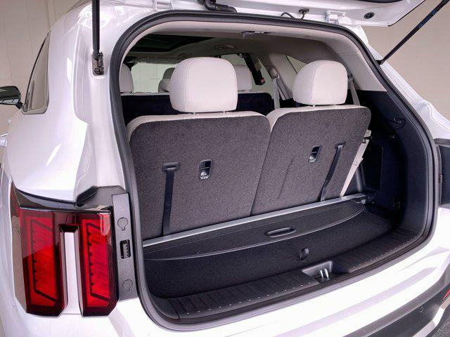 new 2025 Kia Sorento car, priced at $38,525