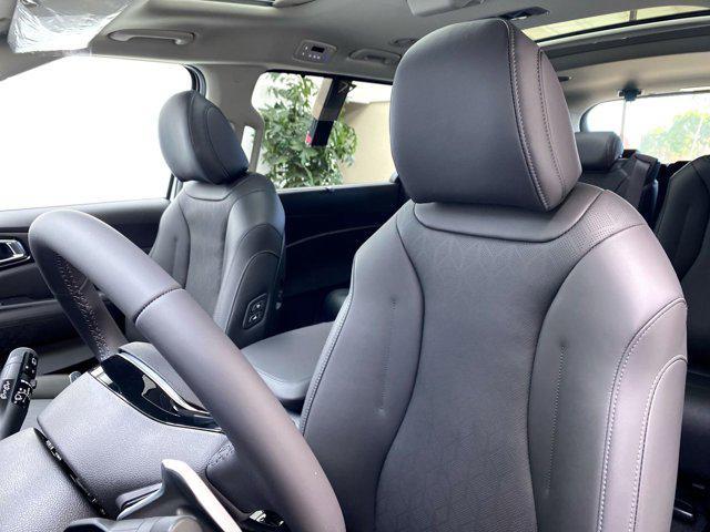 new 2025 Kia Carnival Hybrid car, priced at $50,600