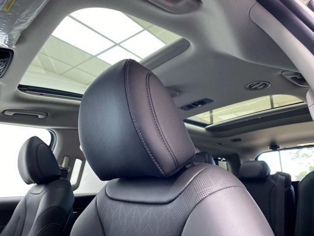 new 2025 Kia Carnival Hybrid car, priced at $50,600