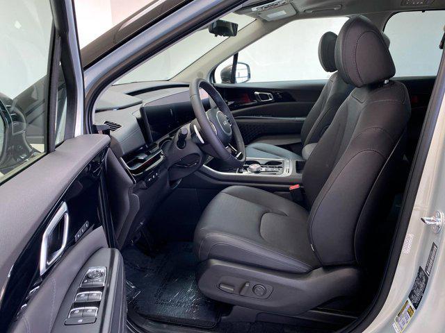 new 2025 Kia Carnival Hybrid car, priced at $54,600