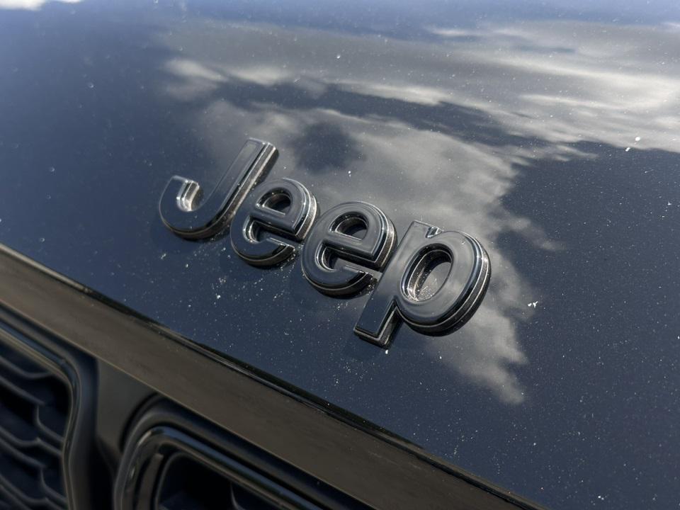 used 2024 Jeep Grand Cherokee car, priced at $32,500