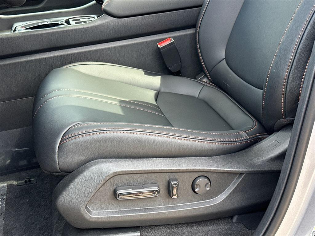 new 2025 Honda Pilot car, priced at $48,192