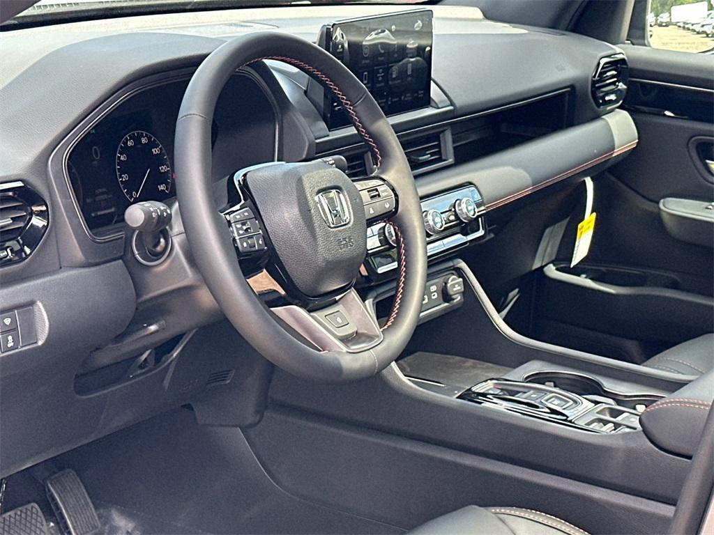 new 2025 Honda Pilot car, priced at $48,192