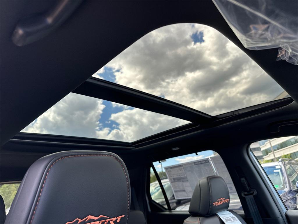 new 2025 Honda Pilot car, priced at $48,192