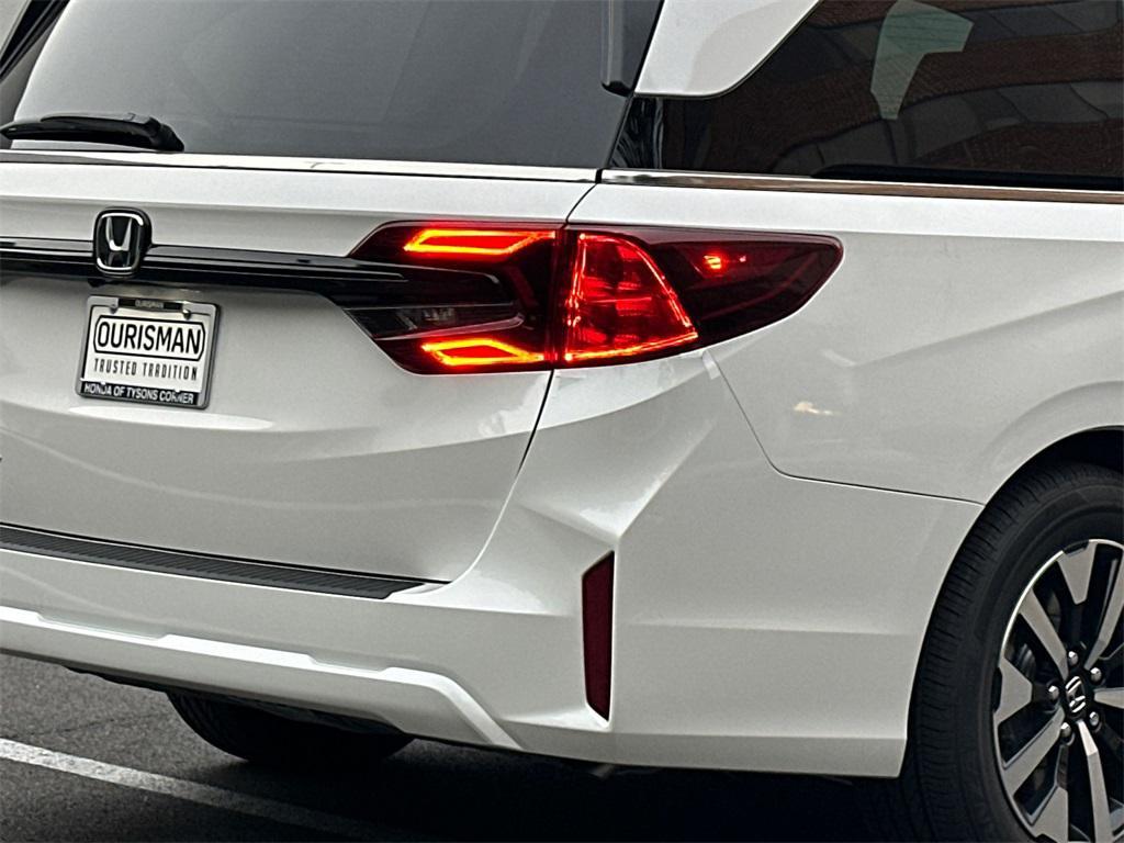 new 2026 Honda Odyssey car, priced at $42,065