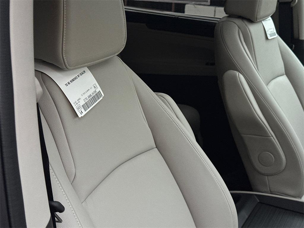 new 2026 Honda Odyssey car, priced at $42,065