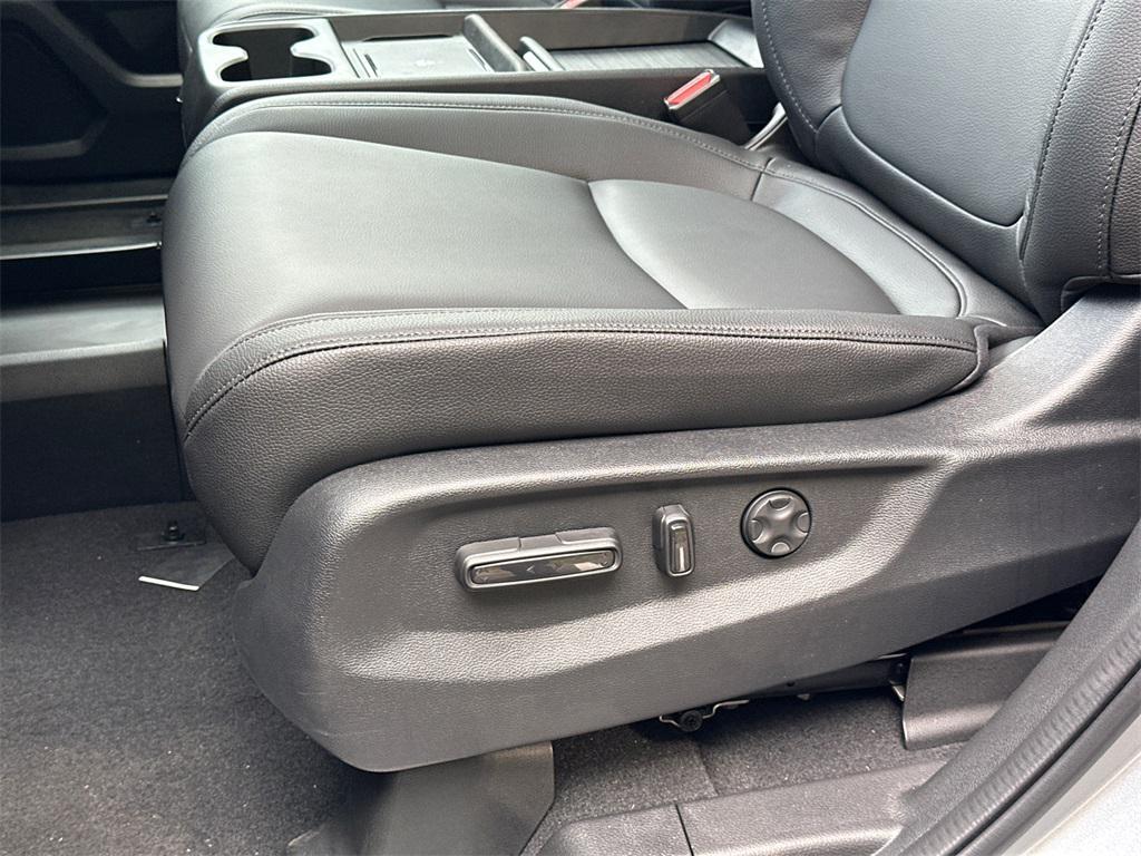 new 2026 Honda Odyssey car, priced at $41,638