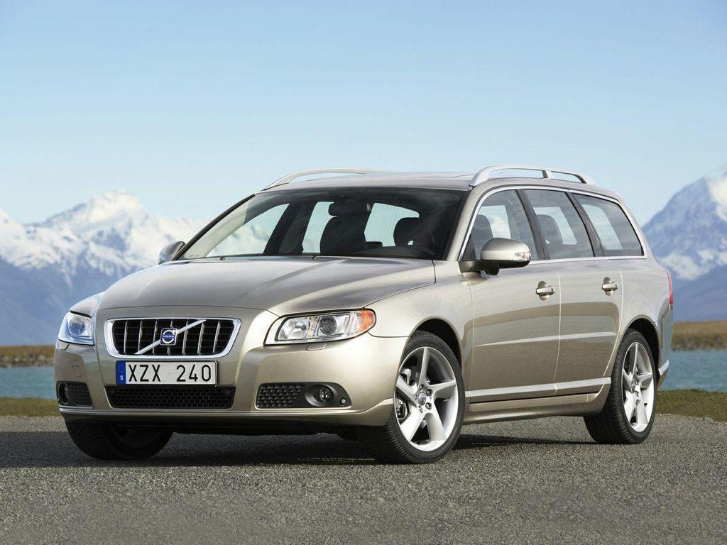 used 2008 Volvo V70 car, priced at $8,500