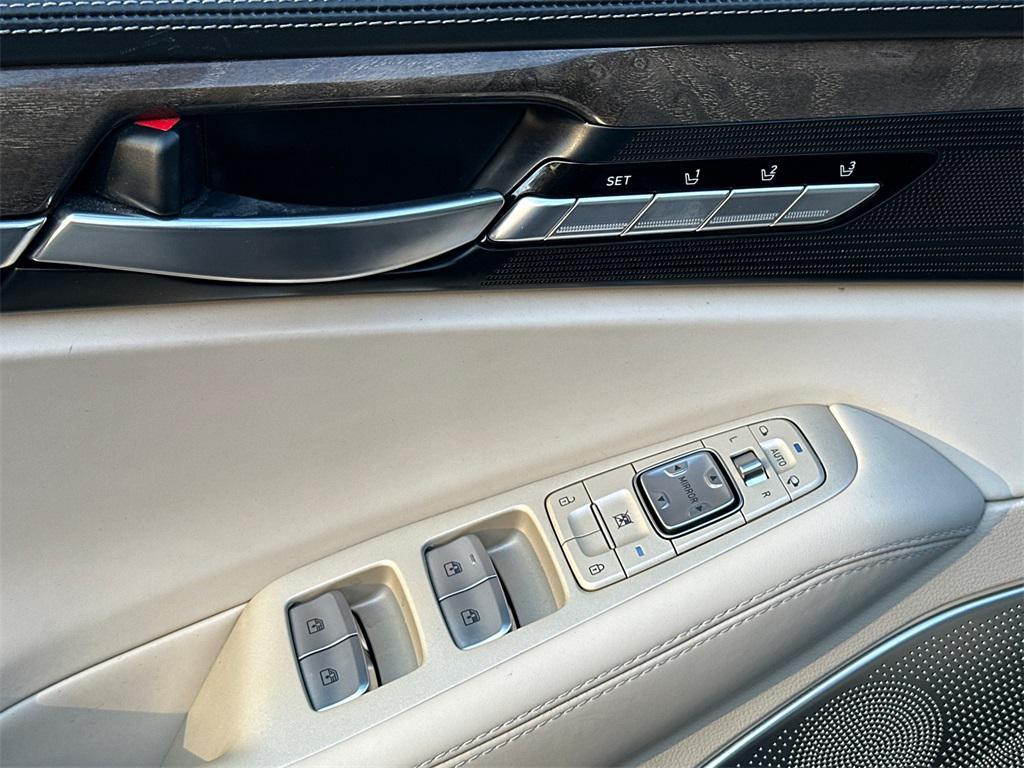 used 2019 Genesis G90 car, priced at $30,500