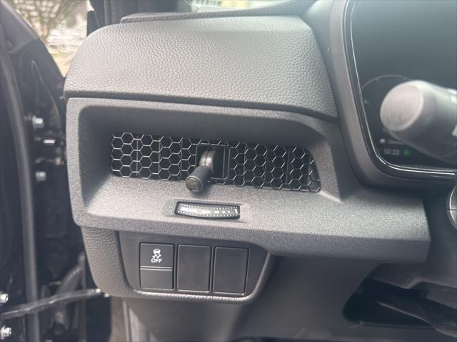 used 2025 Honda CR-V Hybrid car, priced at $34,000