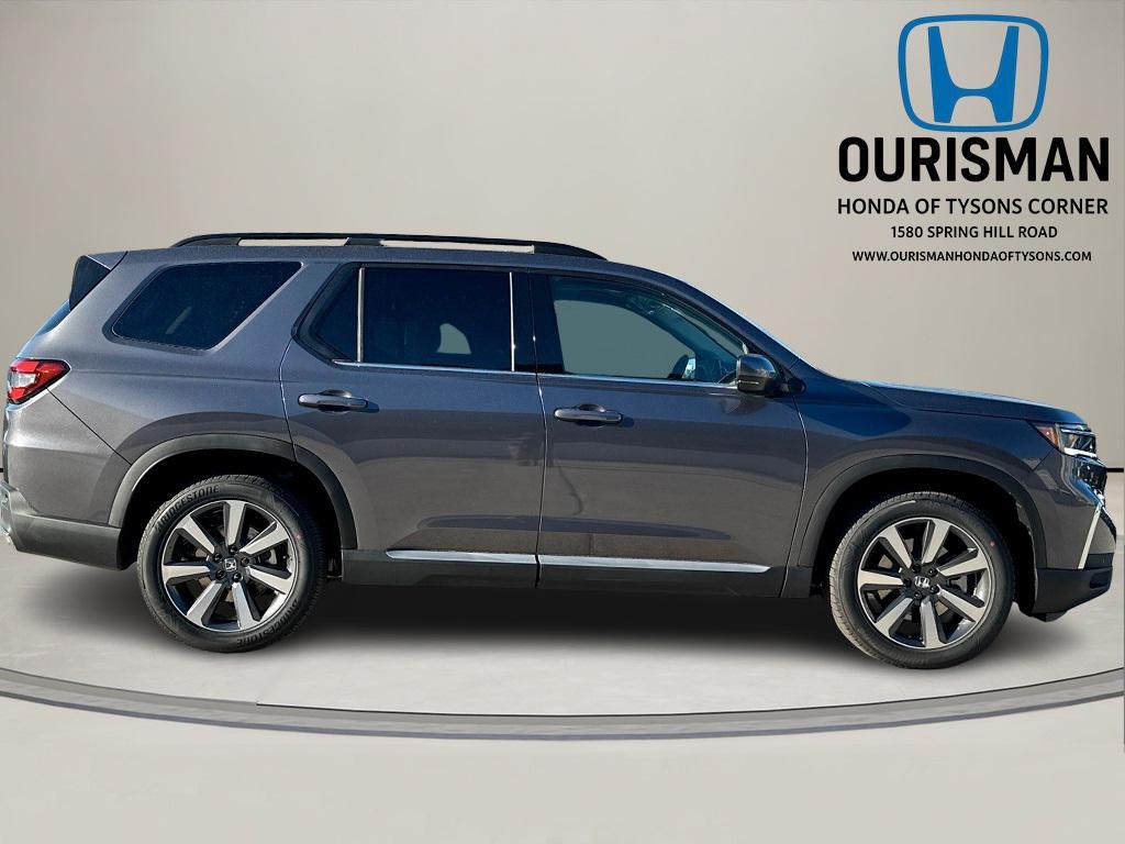 new 2025 Honda Pilot car, priced at $48,566