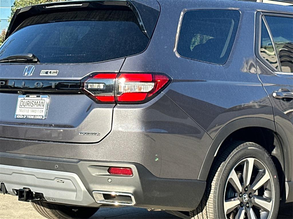 new 2025 Honda Pilot car, priced at $48,566