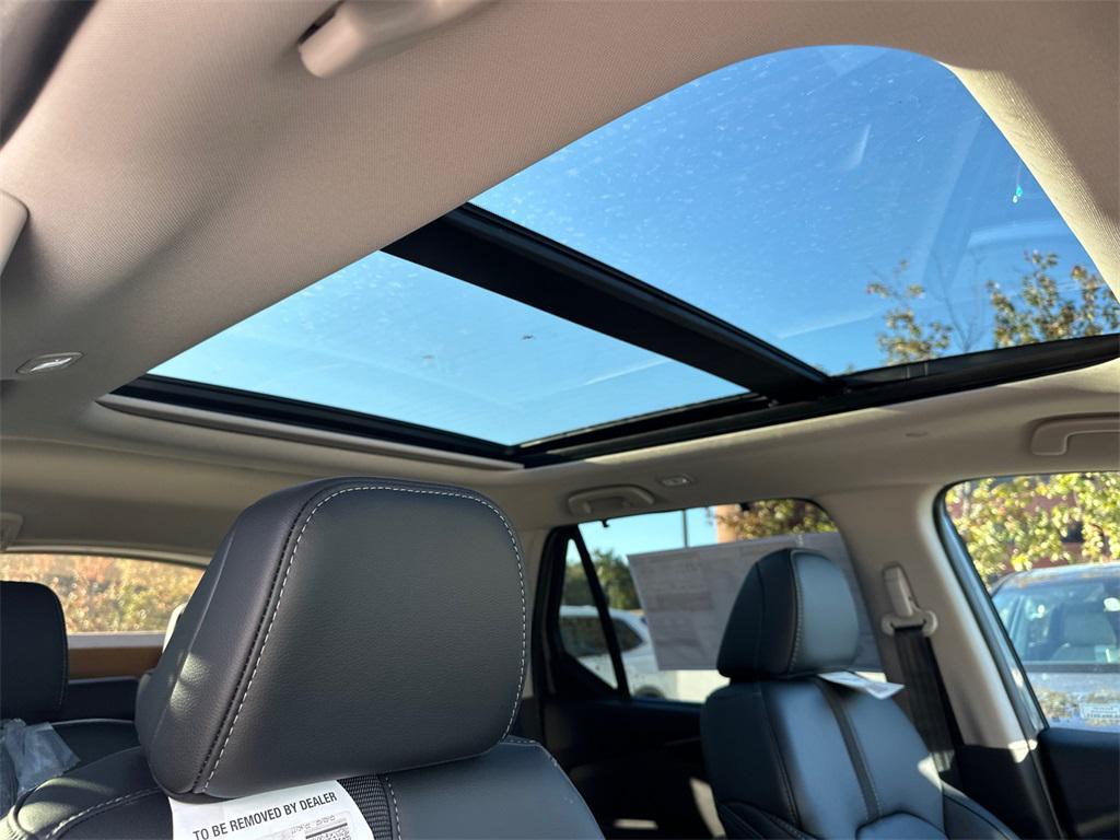 new 2025 Honda Pilot car, priced at $48,566