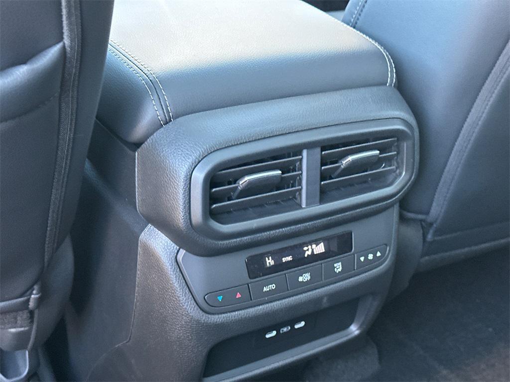 new 2025 Honda Pilot car, priced at $48,566